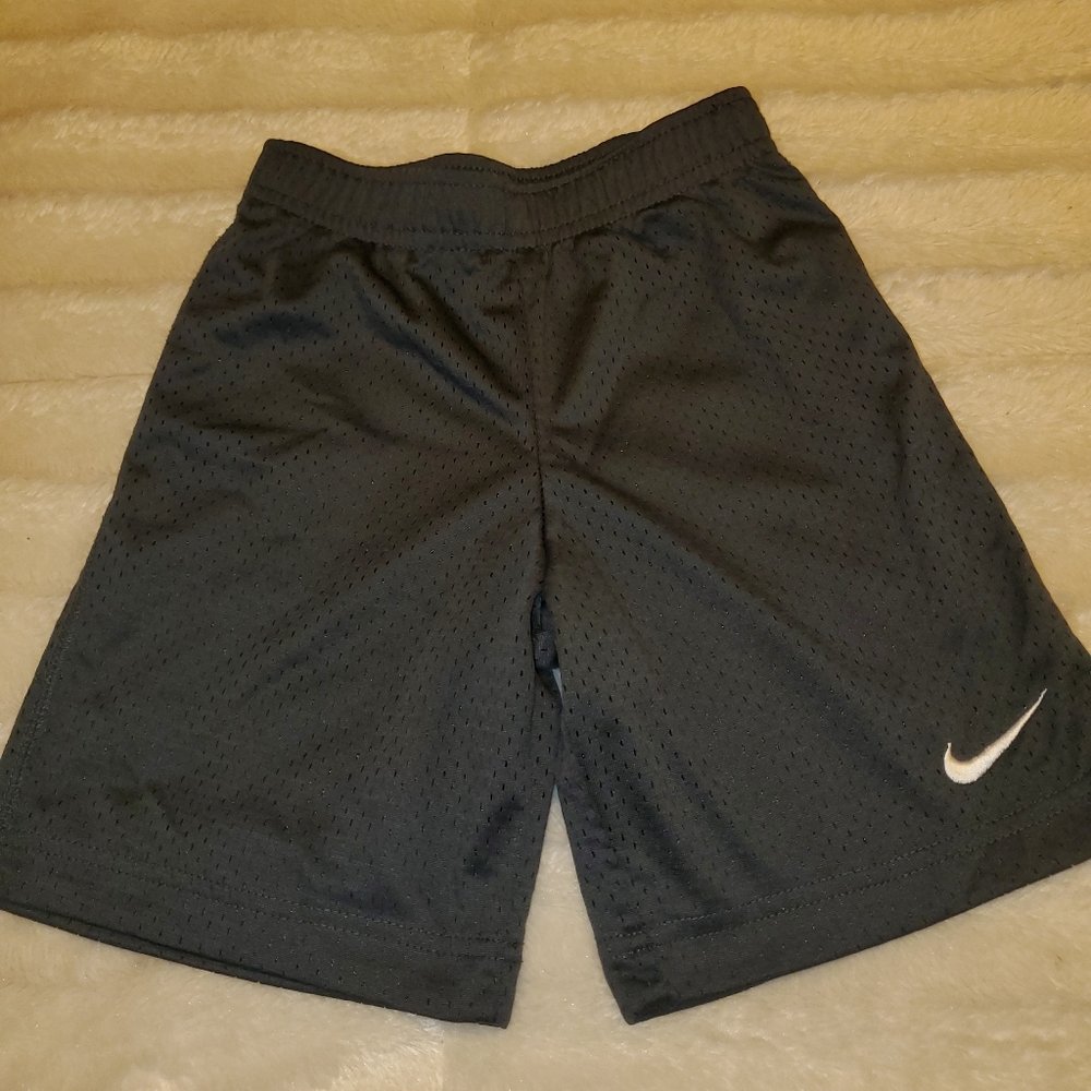 Boys shorts size 6/7